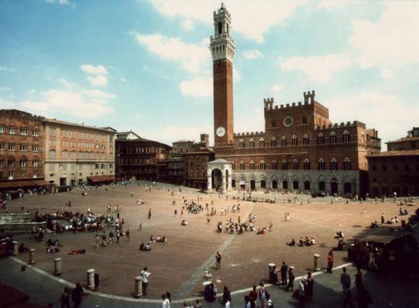 Siena a 40 minuti di auto